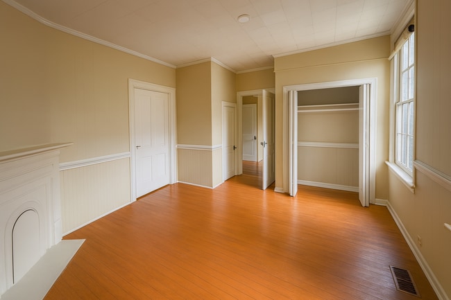 Photo - 2128 Jeff Davis St