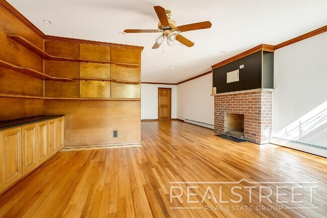 Photo - 376 Kosciusko Street – Large 1 Bedroom wit... Unidad 1