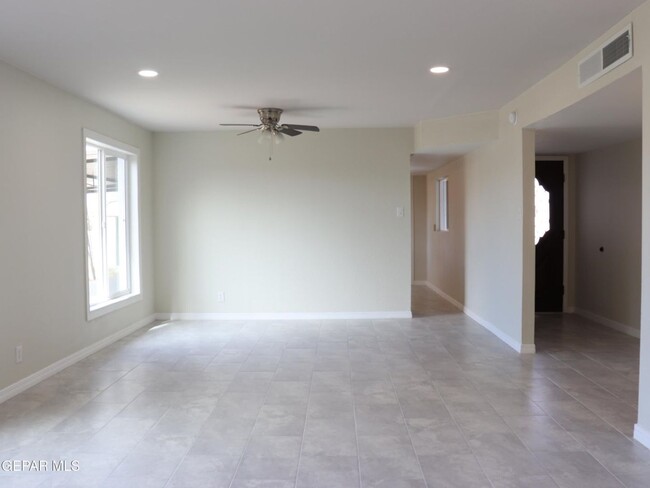 Photo - Beautiful 3 bed/2 baths and more for RENT