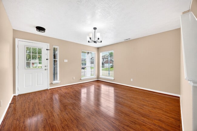 Photo - 15014 Middle Oaks Blvd