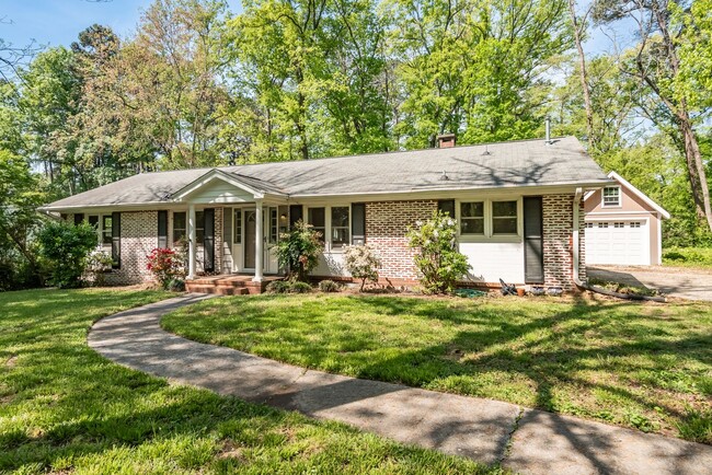 Beautiful Single Level Home on large lot i... - Beautiful Single Level Home on large lot i...