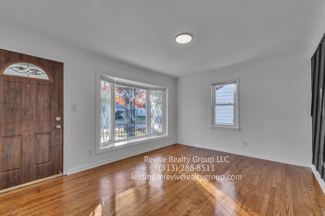 Photo - 4802 Niagara St