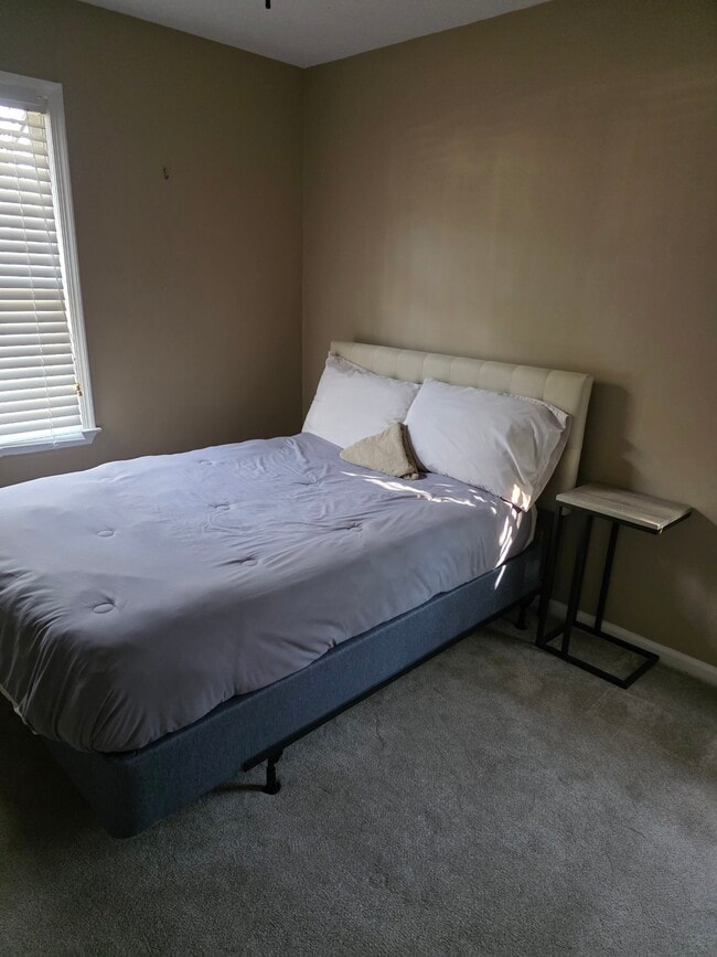 Photo - 105 Castle Manor Ct