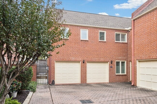 Building Photo - 2113 Potomac Dr Unit D