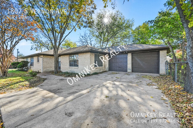Building Photo - 1807 S Vernon Ave Rental