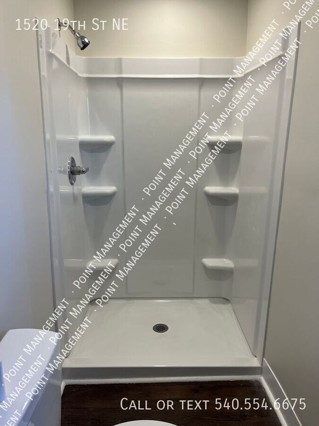 Photo - 1520 19th St NE