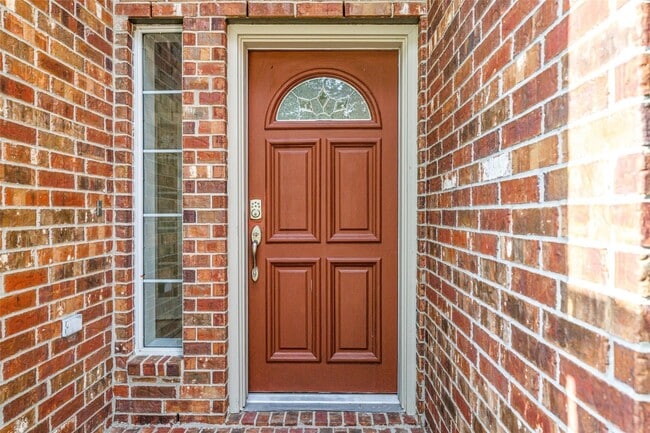 Photo - 8811 Sun Haven Ln