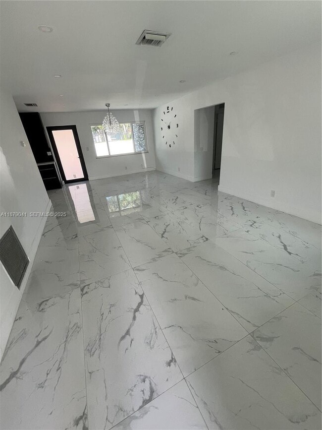 Photo - 1443 Harding St