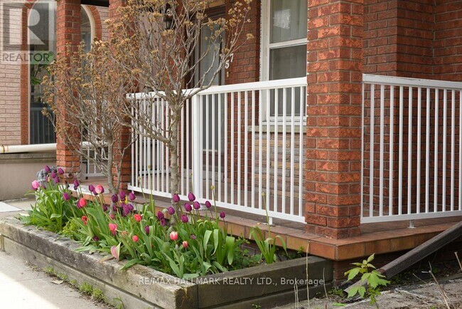 Photo - 576 Ossington Ave