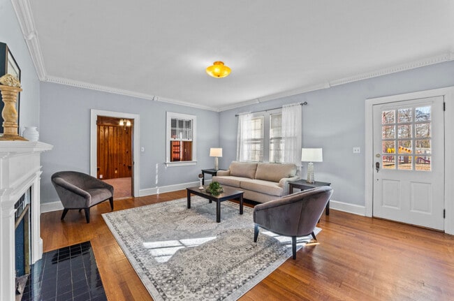 Photo - 2309 E 5th St