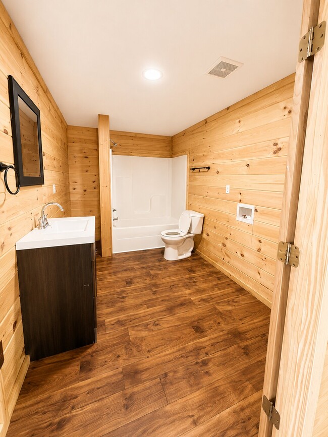 Photo - 113 Redbud Trl