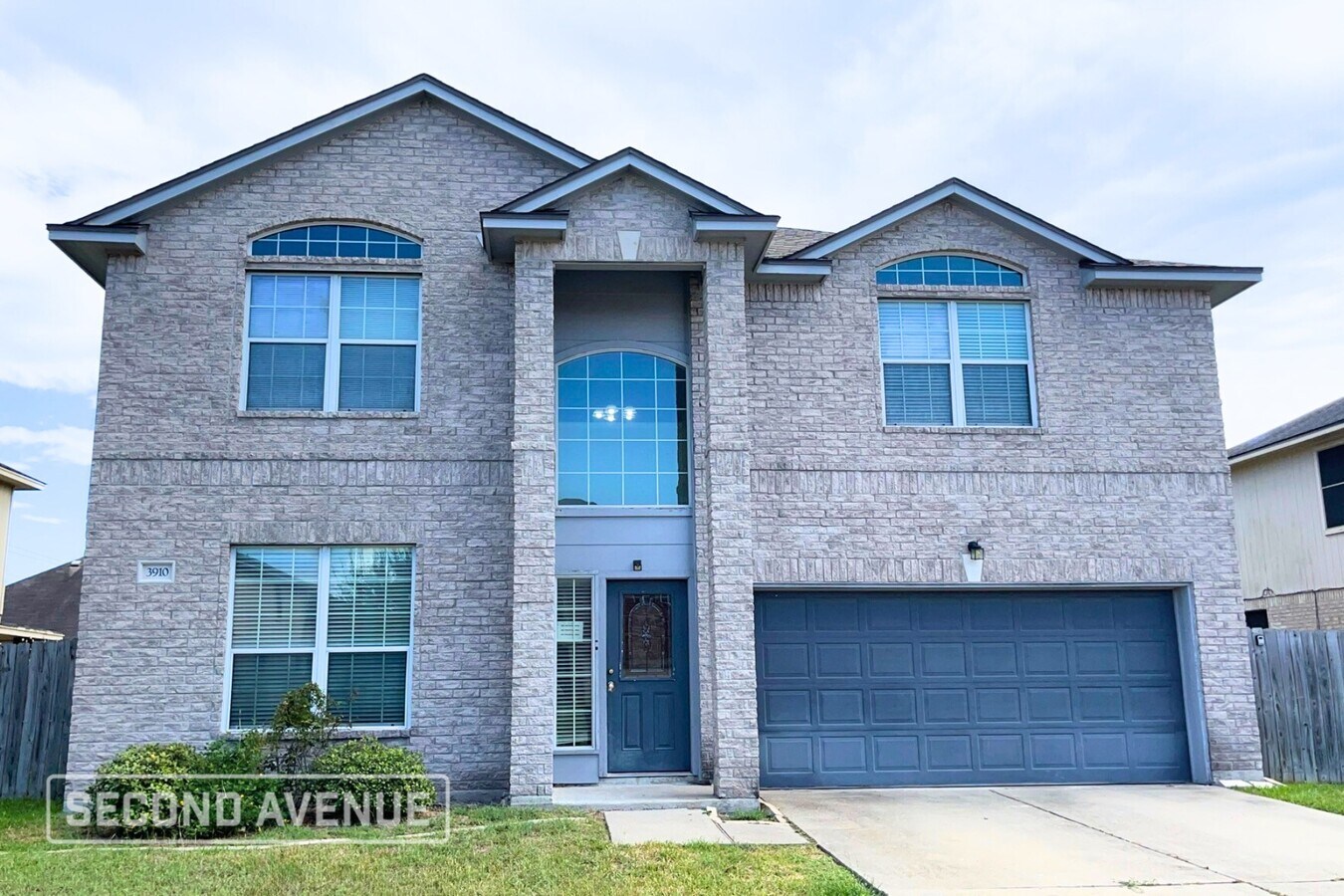 Photo - 3910 Annemasse St