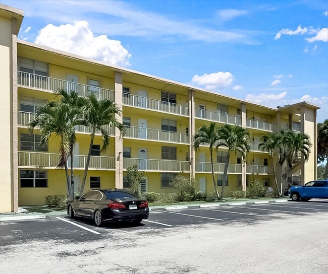 Building Photo - 9949 Sandalfoot Blvd Unit 546 Rental