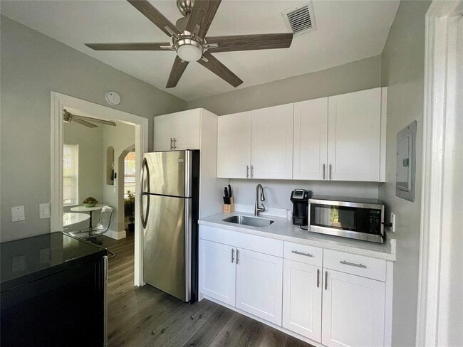 Photo - 832 NE 17th Ave