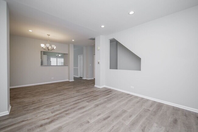 Photo - 9497 Harrison St