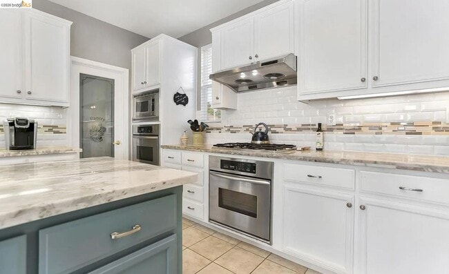 Photo - 3251 Lookout Point Loop