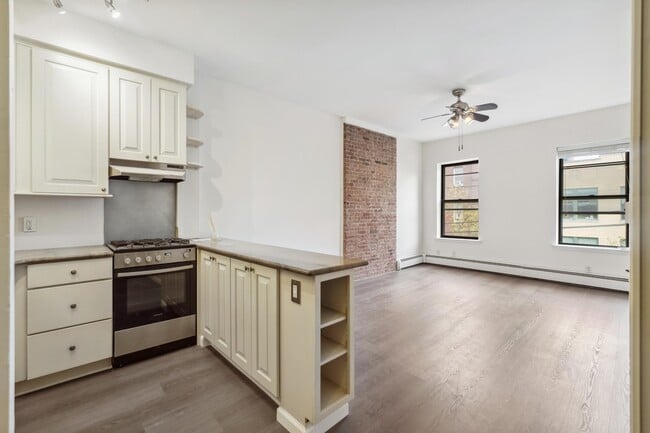 Photo - 133 Grand St Apartment Unit 4-B