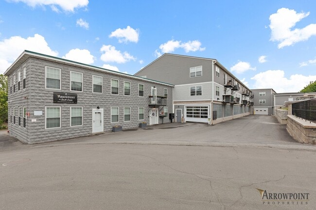 Building Photo - Arrowpoint at South Grove - Bradford MA