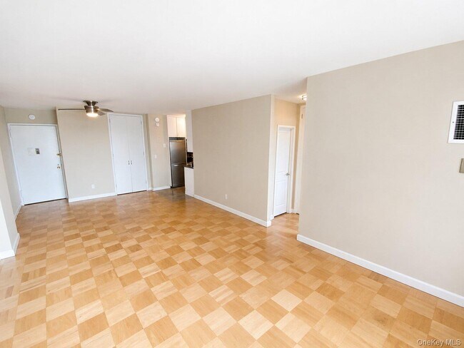 Photo - 27110 Grand Central Pkwy Unit 2U