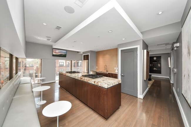 Building Photo - 3616 Richmond Ave. Unit 2217