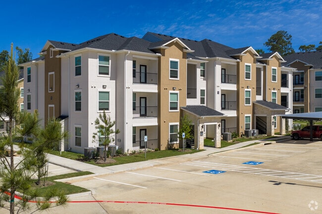 Building Photo - Aria at 336