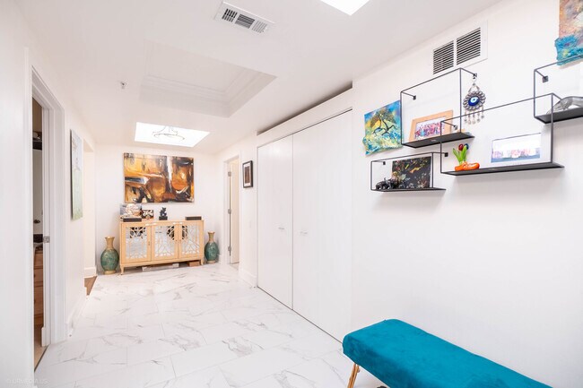 Photo - 165 N Canal St