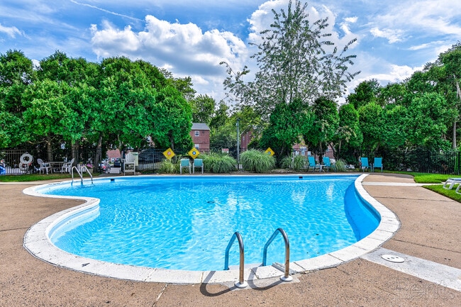 Hickory Hills Apartments