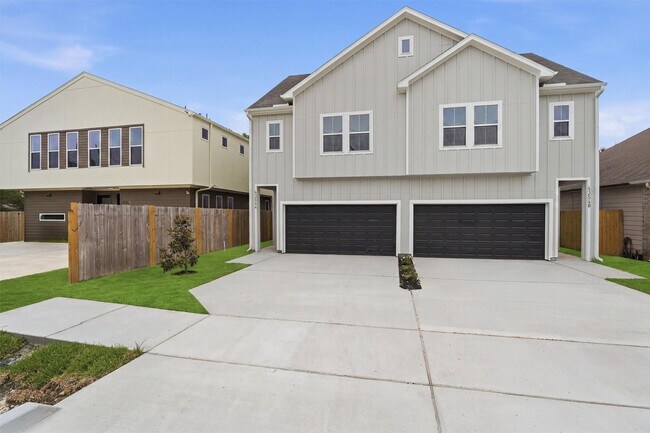Photo - 4354 Clover St