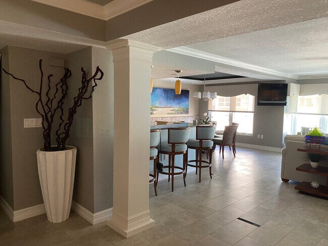 17400 Gulf Blvd Unit J9