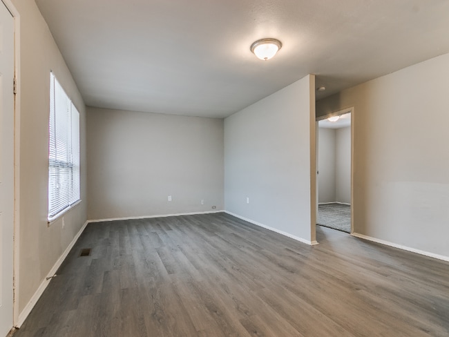 Photo - 912 NW 24th St