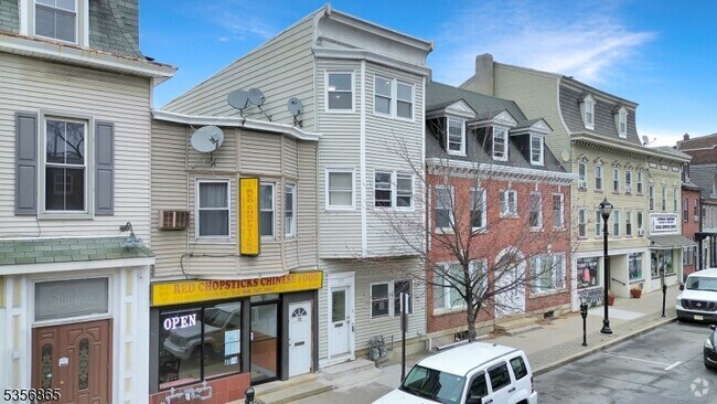 Building Photo - 377 S Main St Rental