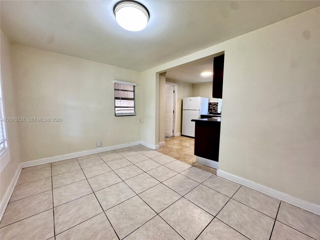 719 Glenn Pkwy