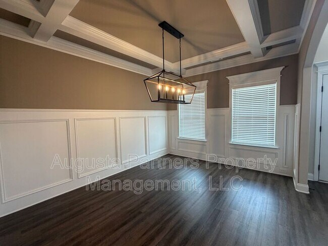 3500 Hilltop Trl