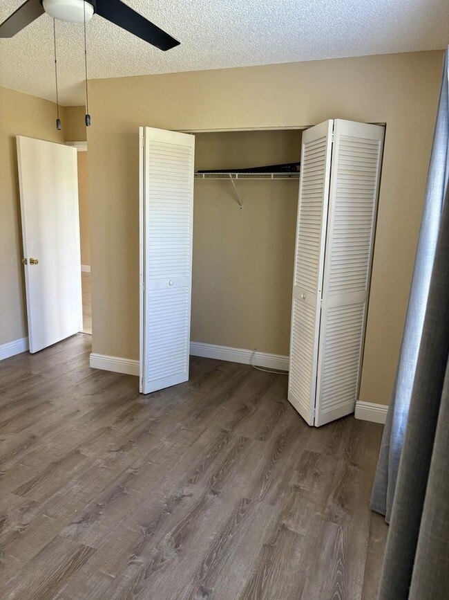 Photo - 1545 Lake Crystal Dr Unit C