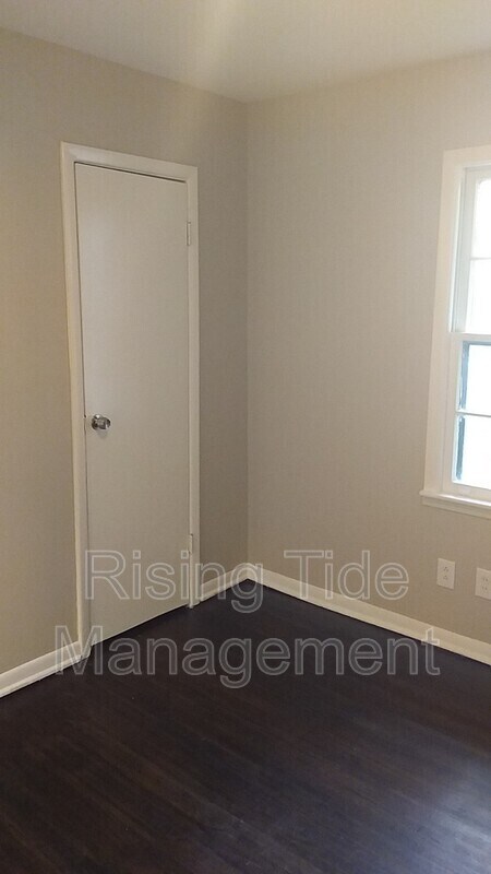 Photo - 1854 Edgehill Dr