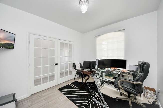 Photo - 8111 Fairfield Mnr Wy