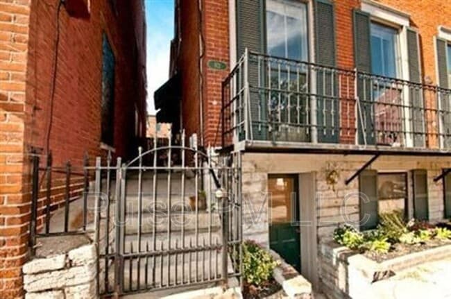 Building Photo - 112 E 5th St Rental