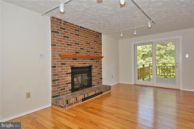 Photo - 5 Sanders Ct