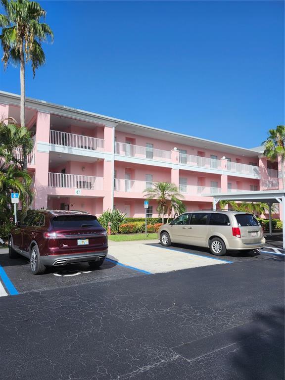 Building Photo - 2061 Willow Hammock Cir Unit 202