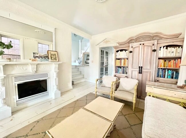 Photo - 1240 W School St