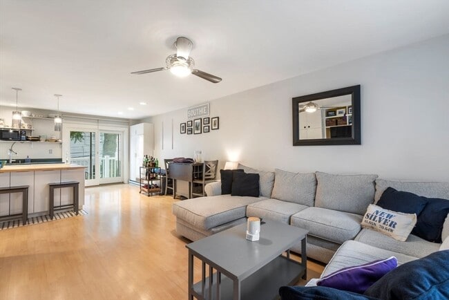 Photo - 63 Bolton St