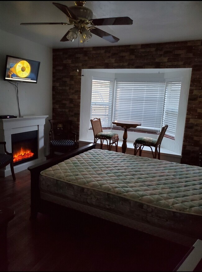 13922 Hewes Ave Unit 5 Rental House Rental in North Tustin, CA