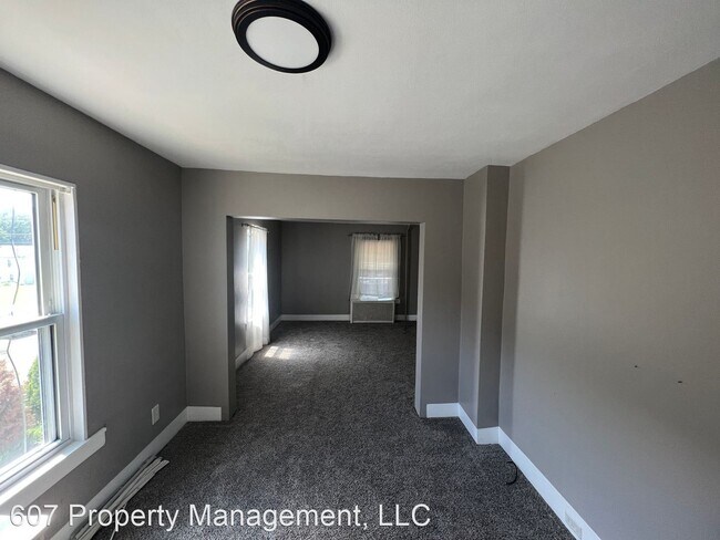 3 br, 1.5 bath House - 126 Oak Hill Ave. - 3 br, 1.5 bath House - 126 Oak Hill Ave.