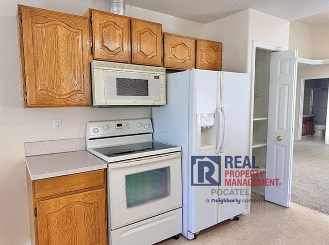 Photo - 4 bedroom 3 bathroom - 2 car garage -This ...