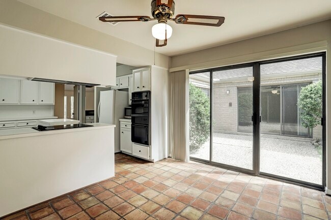 Photo - 15614 Whitewater Ln