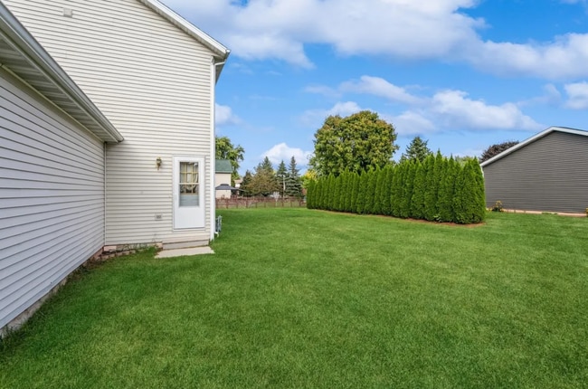 Photo - 728 S Main St