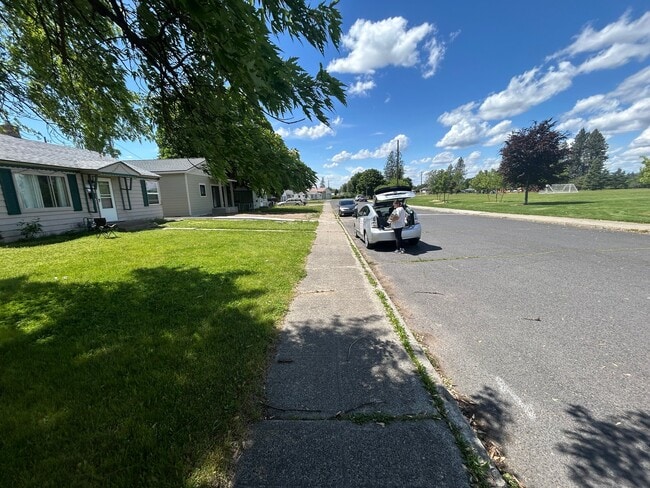 Photo - 2405 W Columbia Ave