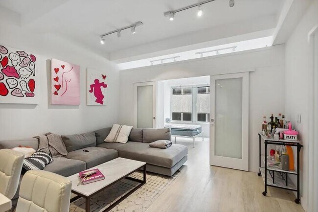 3 bedroom in NEW YORK NY 10038 - 3 bedroom in NEW YORK NY 10038 Condo Unit 11G