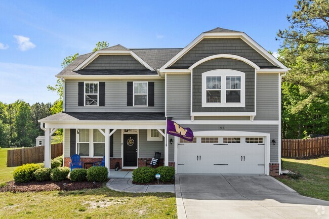 Building Photo - 789 Equestrian Way Rental