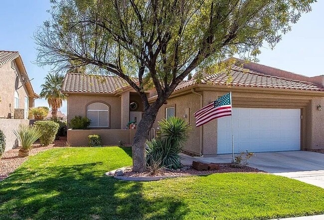 Furnished 3-Bedroom Townhome with Stunning... - Furnished 3-Bedroom Townhome with Stunning...